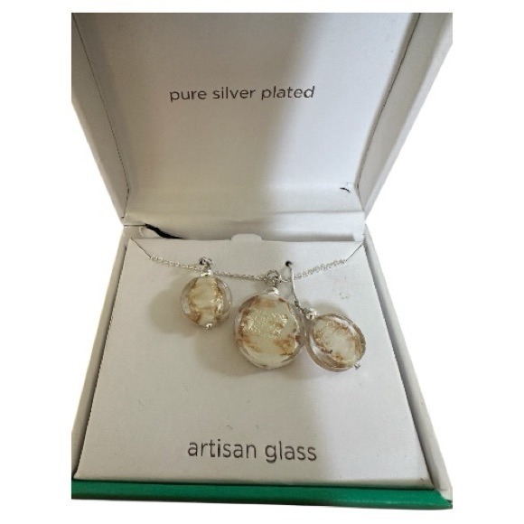 artisan glass Jewelry - Artisan Glass Silver Plated Necklace Set new in box